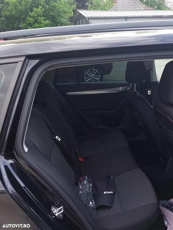 Second-hand Skoda Octavia Ambition 150 CP (110 kW) 2017 Culoarenegru Break