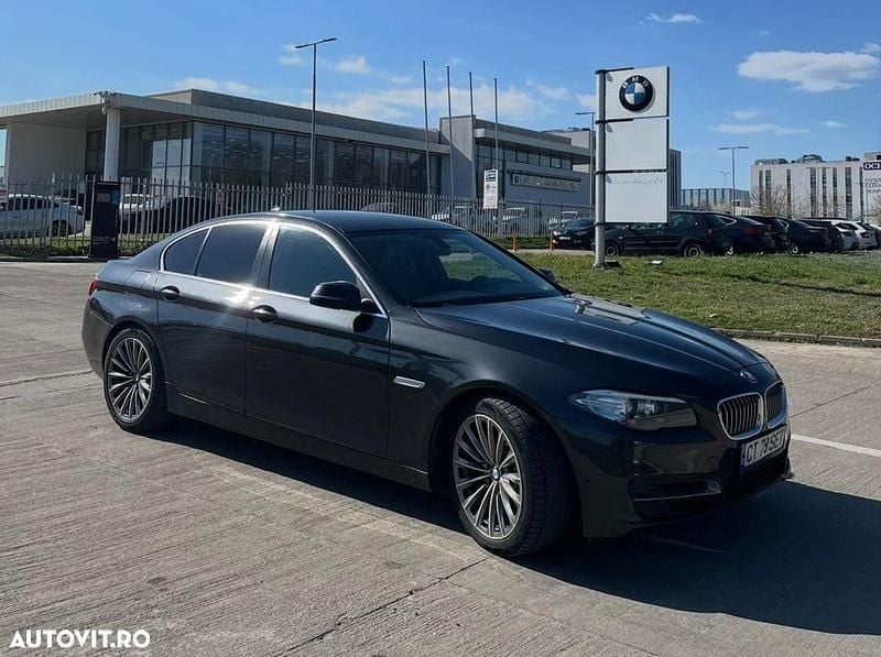Gri Utilizat 2015 BMW 520 Berlinǎ | 12.999 EUR (Preț bun) - Imagine 1/4