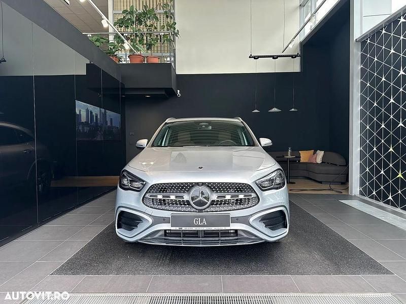 Gri Utilizat 2024 Mercedes GLA200 AMG line SUV | 56.500 EUR - Imagine 1/4
