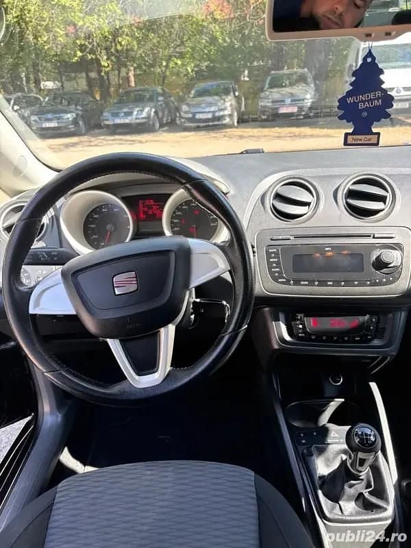 Negru Utilizat 2011 Seat Ibiza Hatchback | 2.950 EUR (Preț OK) - Imagine 1/4