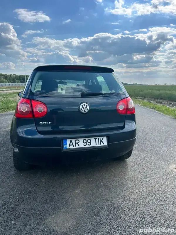 Albastru Utilizat 2005 VW Golf V Hatchback | 2.990 EUR (Preț OK) - Imagine 1/4