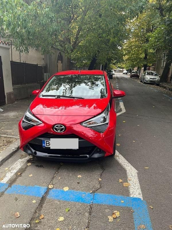 Culoarerosu Utilizat 2021 Toyota Aygo Hatchback | 13.400 EUR (Preț bun) - Imagine 1/4