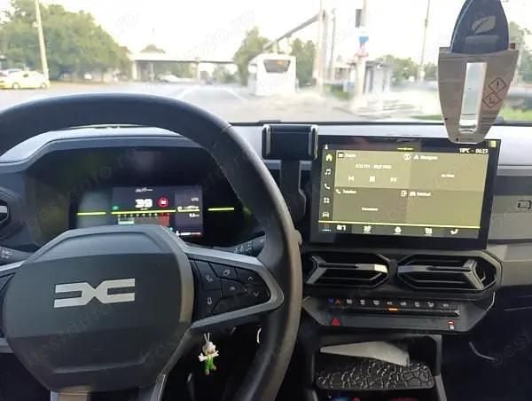 Second-hand 2024 Dacia Duster SUV | 19.700 EUR (Scump) - Imagine 1/4