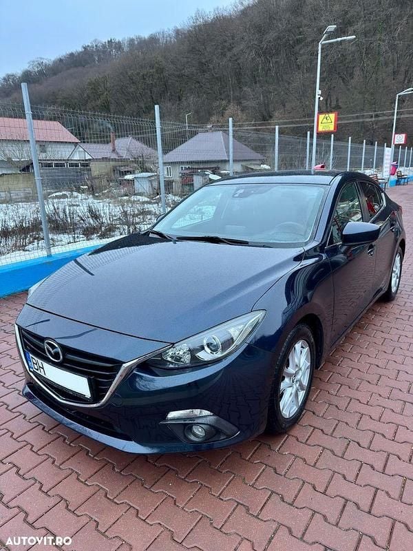 Second-hand Mazda 3 Center-Line 120 CP (88 kW) 2016 Culoarealbastru Berlinǎ