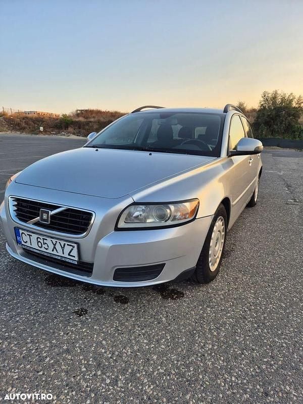 Culoareargint Utilizat 2009 Volvo V50 Break | 3.300 EUR (Preț OK) - Imagine 1/4