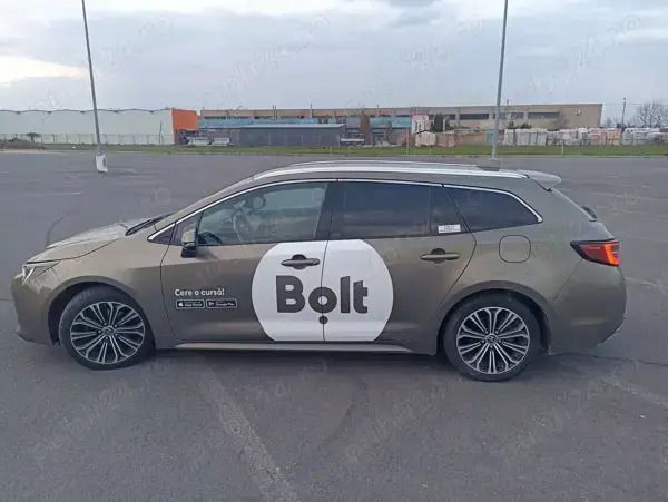 Maro Utilizat 2019 Toyota Corolla Break | 15.500 EUR (Puțin scump) - Imagine 1/4