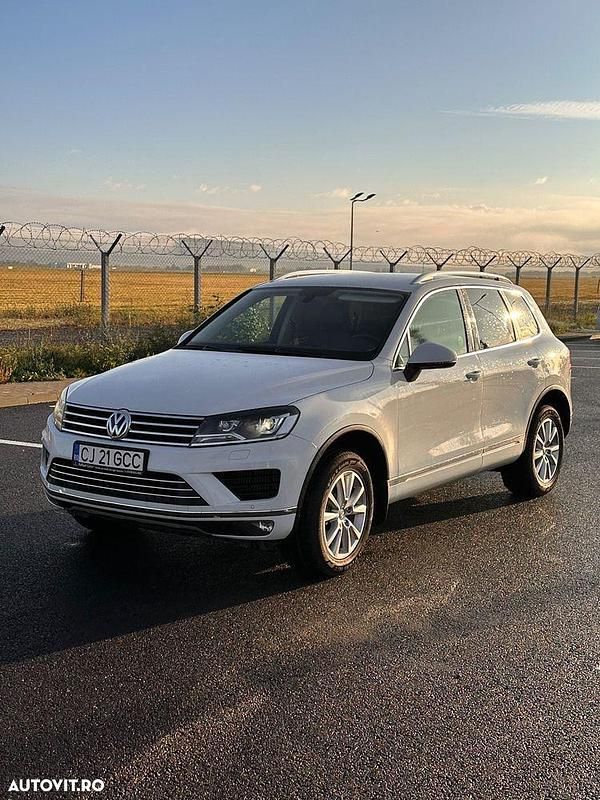 Second-hand VW Touareg 204 CP (150 kW) 2016 Culoarealb SUV