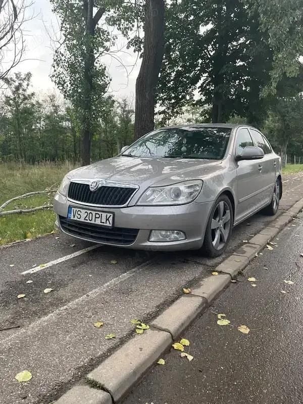 Gri Utilizat 2011 Skoda Octavia Berlinǎ | 4.800 EUR - Imagine 1/4