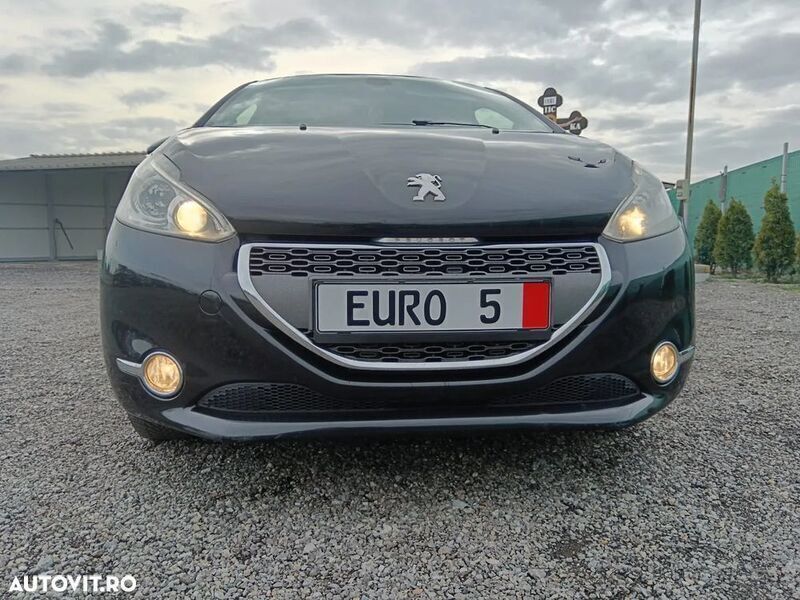 Gri Utilizat 2012 Peugeot 208 Style Hatchback | 4.999 EUR - Imagine 1/4