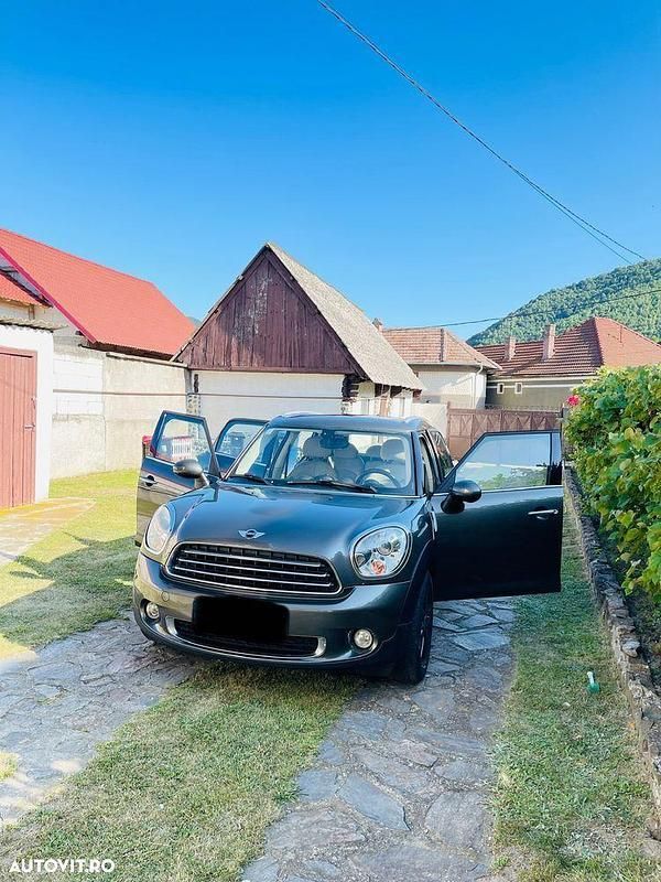 Maro Utilizat 2010 Mini Countryman SUV | 7.200 EUR (Puțin scump) - Imagine 1/4