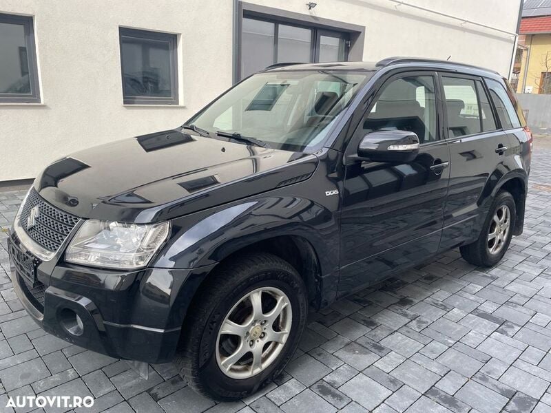 Negru Utilizat 2011 Suzuki Grand Vitara Comfort SUV | 5.998 EUR - Imagine 1/4