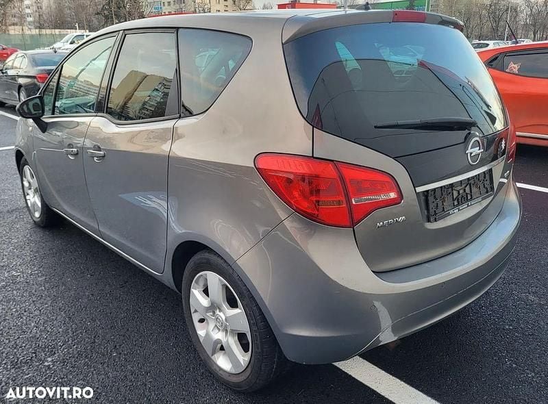 Second-hand Opel Meriva Color Edition 110 CP (80 kW) 2012 Culoaregri Monovolum