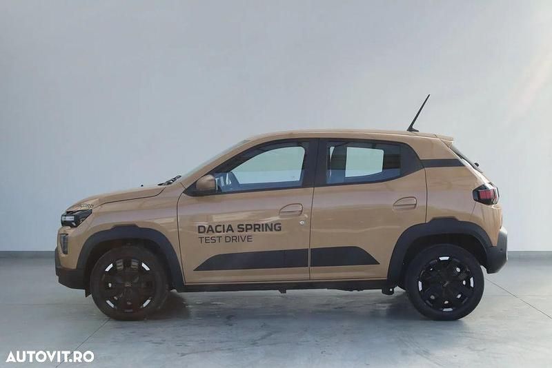 Second-hand Dacia Spring Extreme 47 kW (65 CP) 2024 Culoaremaro Hatchback