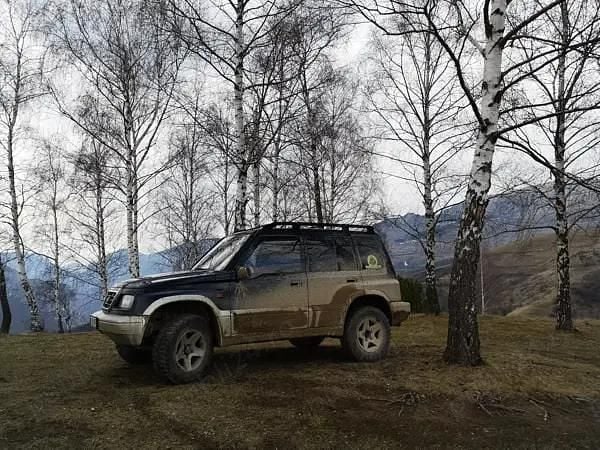 Second-hand Suzuki Vitara 150 CP (110 kW) 1998 Negru SUV