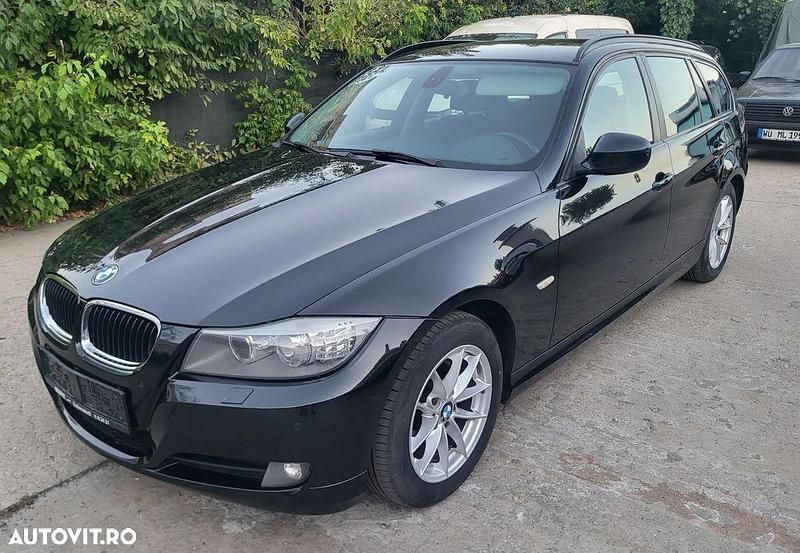 Culoarenegru Utilizat 2012 BMW 318 Break | 5.500 EUR (Preț bun) - Imagine 1/4