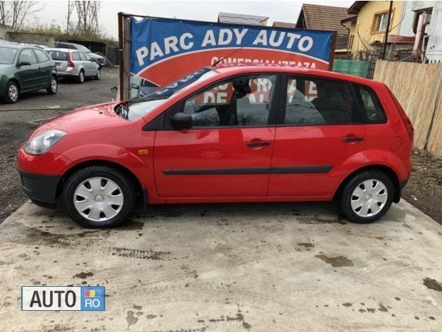 Second-hand Ford Fiesta 80 CP (58 kW) 2007 Rosu Hatchback