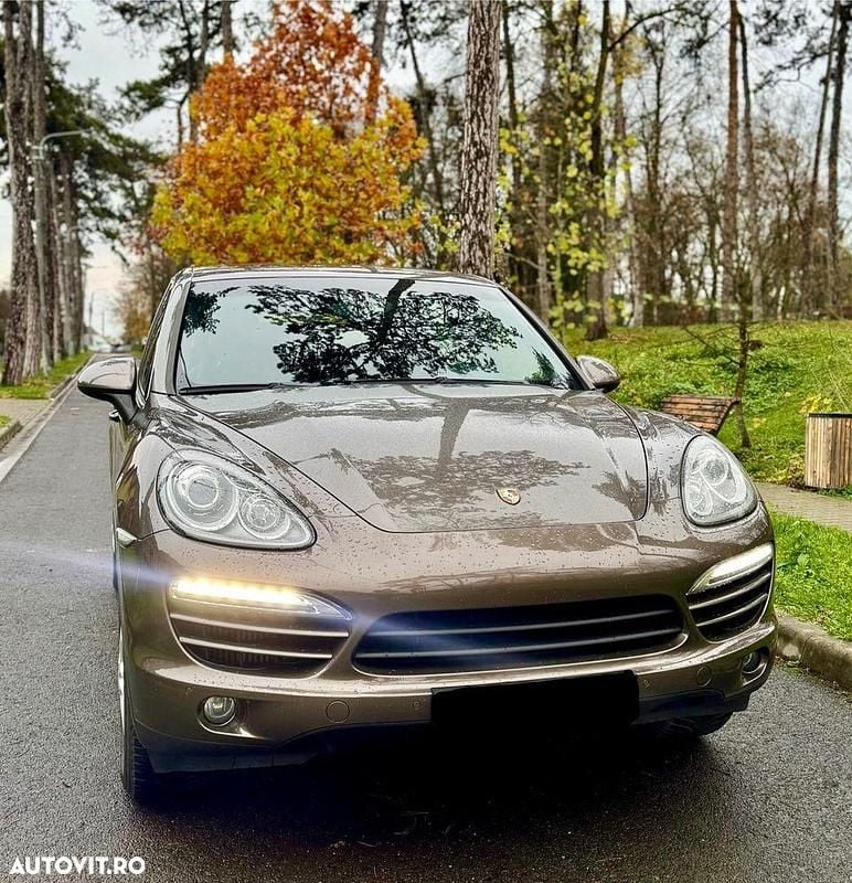 Culoaremaro Utilizat 2014 Porsche Cayenne SUV | 22.000 EUR (Puțin scump) - Imagine 1/4