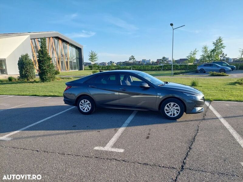 Gri Utilizat 2021 Hyundai Elantra Comfort Berlinǎ | 16.000 EUR (Preț OK) - Imagine 1/4