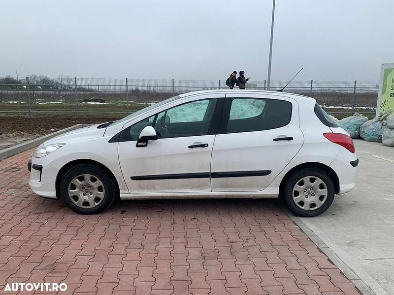 Second-hand Peugeot 308 Access 92 CP (67 kW) 2010 Culoarealb Hatchback