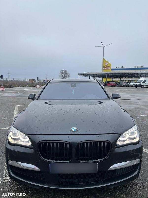 Second-hand BMW 740 Exclusive 313 CP (230 kW) 2013 Culoaregri Berlinǎ