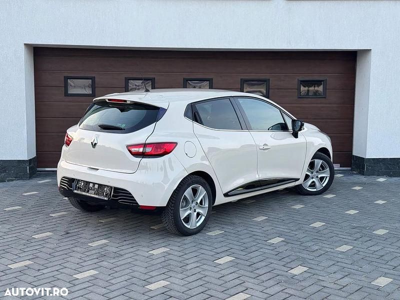 Second-hand Renault Clio IV Intens 90 CP (66 kW) 2016 Culoarealte culori Hatchback