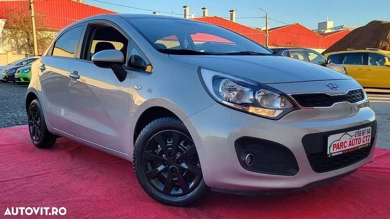 Second-hand Kia Rio 75 CP (55 kW) 2013 Culoarealte culori