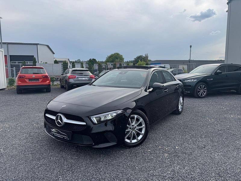 Utilizat 2020 Mercedes A200 | 29.581 EUR (Scump) - Imagine 1/1