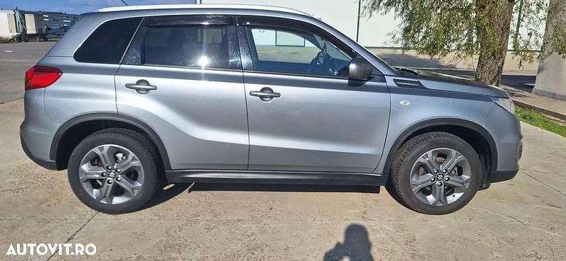 Culoaregri Utilizat 2017 Suzuki Vitara SUV | 12.900 EUR (Preț OK) - Imagine 1/4