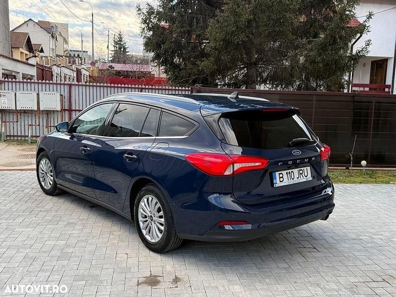 Second-hand Ford Focus Style 125 CP (91 kW) 2021 Culoarealbastru Break