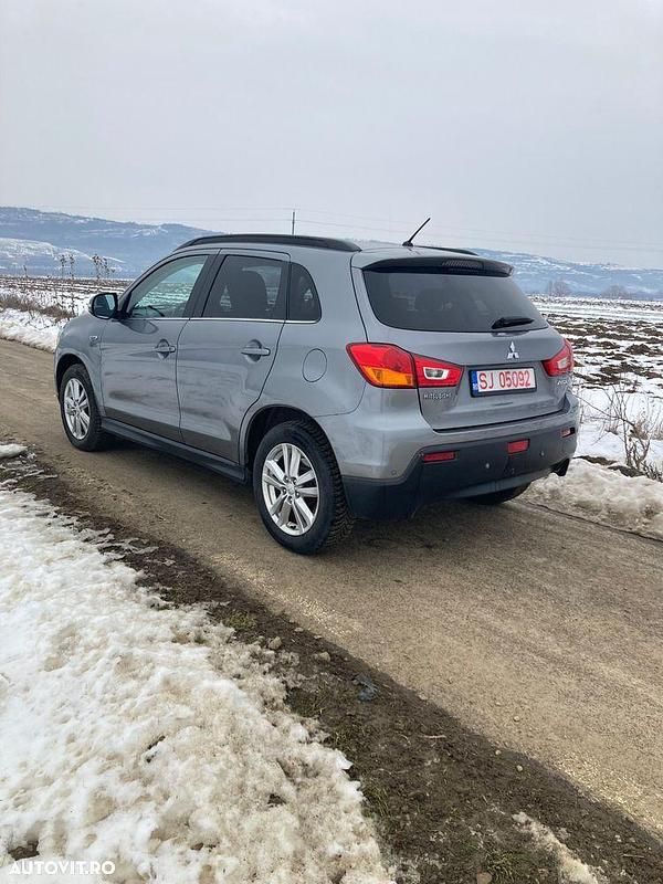 Second-hand Mitsubishi ASX Invite 150 CP (110 kW) 2010 Culoarenegru SUV