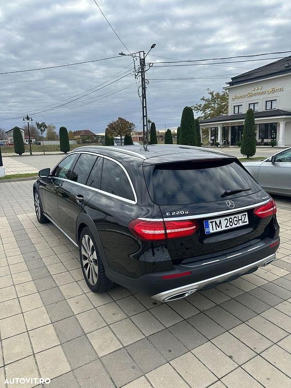 Second-hand Mercedes E220 All-Terrain Exclusive 194 CP (142 kW) 2018 Culoarenegru Break