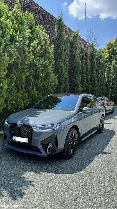 Gri Utilizat 2024 BMW iX SUV | 84.000 EUR - Imagine 1/4