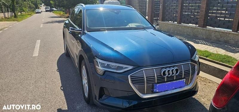 Culoarealbastru Utilizat 2020 Audi e-tron S-Line SUV | 38.870 EUR (Super Preț) - Imagine 1/4