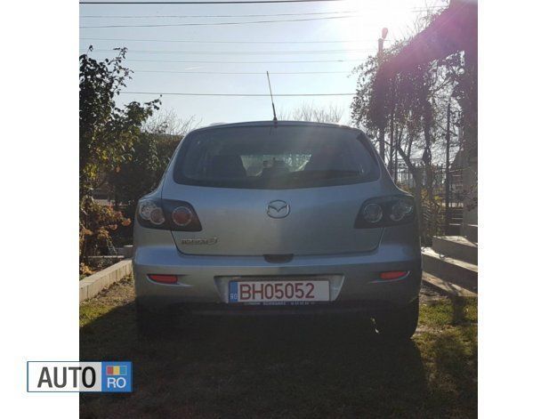 Gri Utilizat 2004 Mazda 3 Hatchback | 3.300 EUR - Imagine 1/3