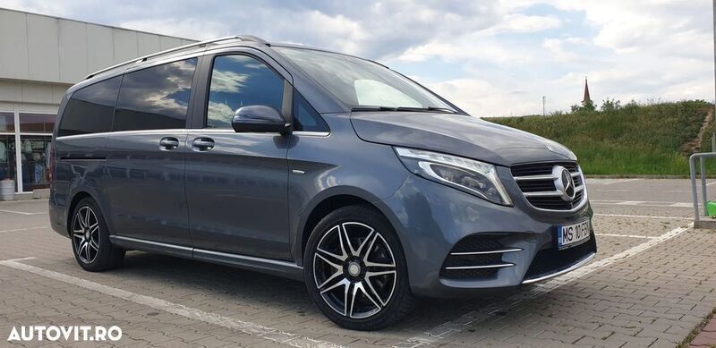 Gri Utilizat 2017 Mercedes V250 Monovolum | 43.500 EUR - Imagine 1/4