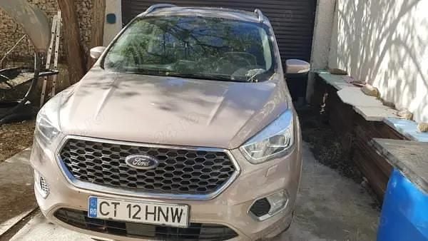 Bej Utilizat 2018 Ford Kuga Vignale SUV | 18.000 EUR (Puțin scump) - Imagine 1/4