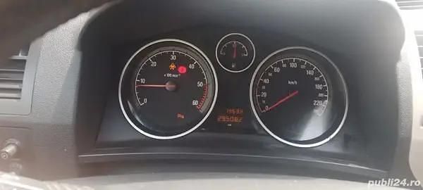 Utilizat 2008 Opel Zafira Monovolum | 2.300 EUR - Imagine 1/4