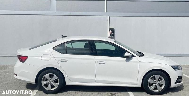 Culoarealb Second-hand 2023 Skoda Octavia Style Hatchback | 21.490 EUR (Preț OK) - Imagine 1/4