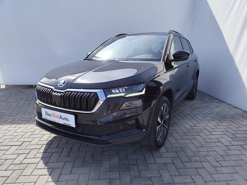 Negru metalic perleffect Utilizat 2022 Skoda Karoq Style SUV | 25.616 EUR (Scump) - Imagine 1/4