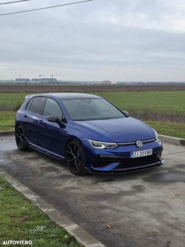 Second-hand VW Golf VIII Edition 333 CP (244 kW) 2023 Culoarealbastru Hatchback