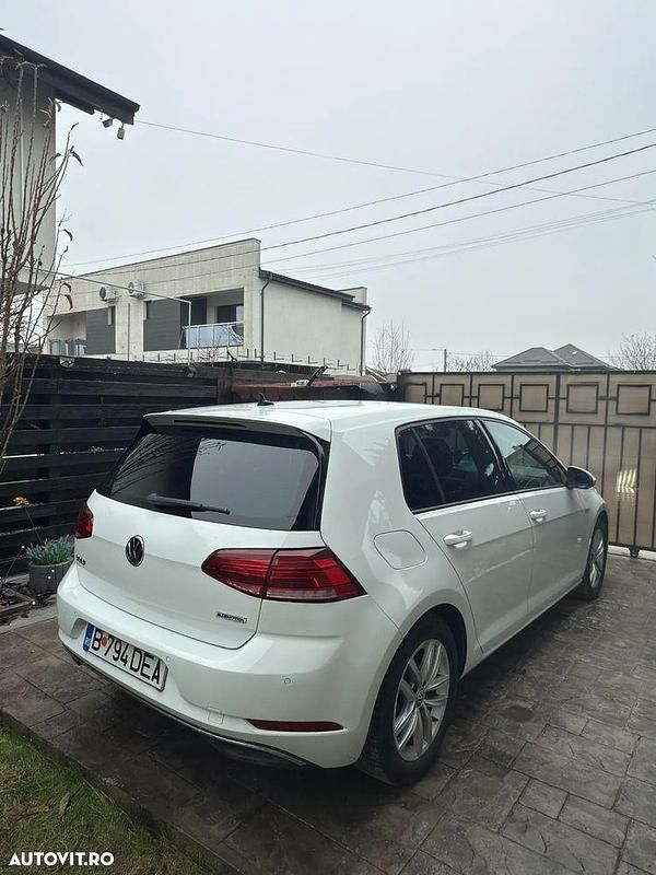 Second-hand VW Golf VIII Comfortline 130 CP (95 kW) 2020 Culoarealb