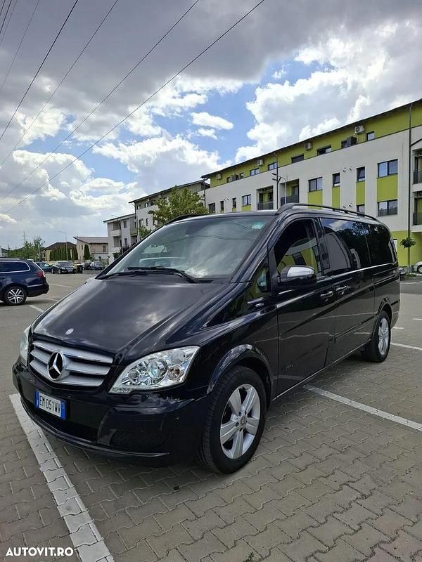 Second-hand Mercedes Viano 163 CP (119 kW) 2012 Culoarenegru Monovolum