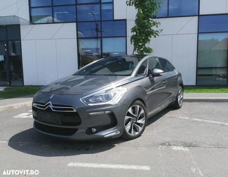 Gri Utilizat 2012 Citroën DS5 Sport Chic Hatchback | 8.690 EUR - Imagine 1/4
