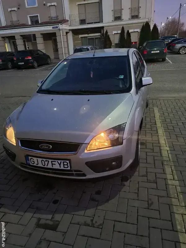 Utilizat 2007 Ford Focus Hatchback | 2.250 EUR (Preț OK) - Imagine 1/2