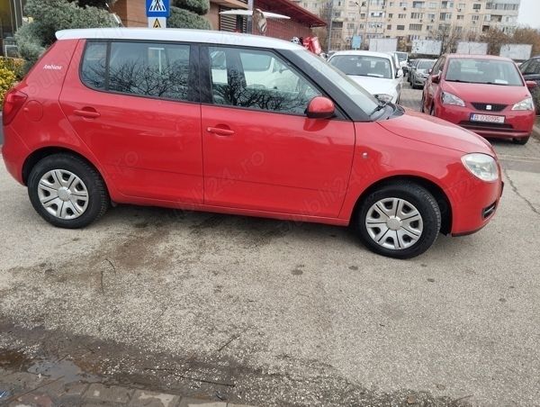 Utilizat 2009 Skoda Fabia Berlinǎ | 3.299 EUR (Puțin scump) - Imagine 1/4