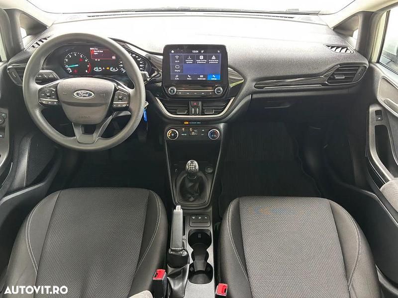 Second-hand Ford Fiesta Trend 75 CP (55 kW) 2022 Culoarealb Hatchback