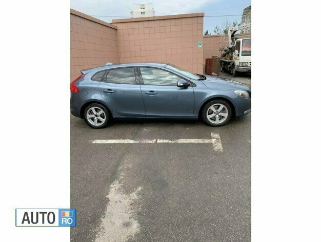 Second-hand Volvo V40 150 CP (110 kW) 2013 Albastru Break