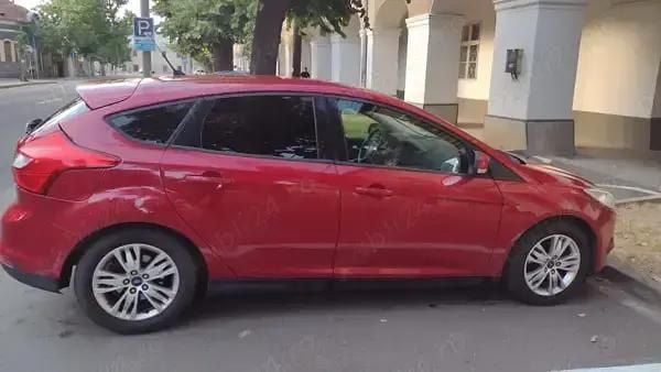 Utilizat 2011 Ford Focus Hatchback | 3.900 EUR (Preț OK) - Imagine 1/4