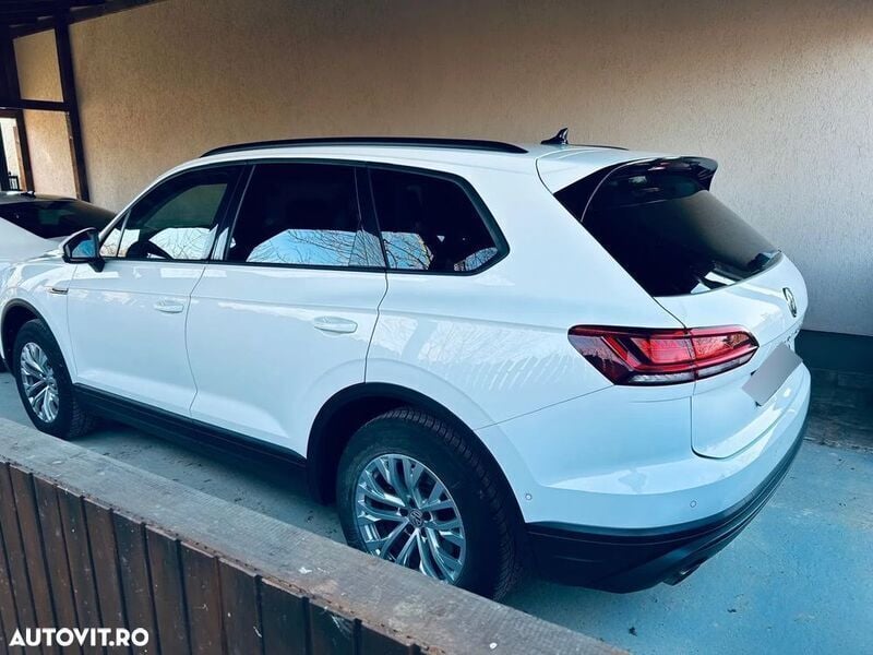 Alb Utilizat 2020 VW Touareg Style SUV | 41.500 EUR (Preț OK) - Imagine 1/4