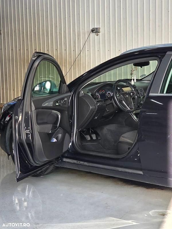 Second-hand Opel Insignia 120 CP (88 kW) 2015 Culoarenegru Break